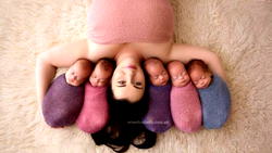Photo Shoot of mom with Newborn Quintuplets Warms Hearts