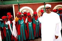 Photos: Rousing homecoming as Emir of Daura hosts Buhari to a lunch