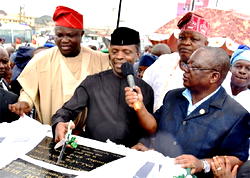 Photos: Buhari commissions projects in Lagos