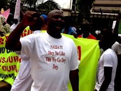 Dino Melaye gives Buhari seven days ultimatum to reverse N145/ltr petrol pump price