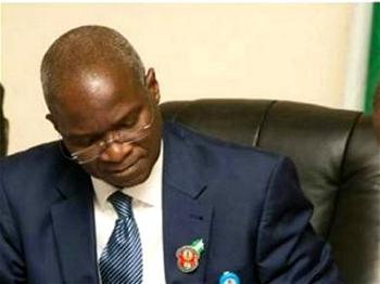 Breaking:  Fashola tenders unreserved apology to Reps