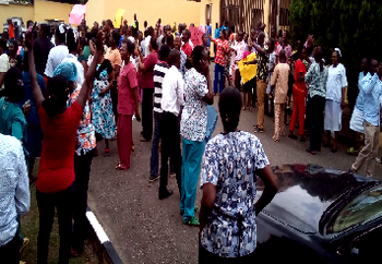 Medical workers protest non-payment of salaries in Ondo