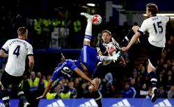 Video: Fight breaks out at Tottenham vs Chelsea game (Che 0-2 Spurs)