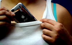 It ’s not smart to put your smartphone in your bra or trousers