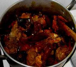 Father of 2 steals pot of soup, fufu, gari