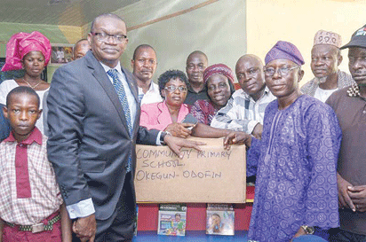 Apapa Family donates N15m books to 125 Lagos schools