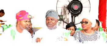Photos: Ambode, wife celebrate Eid-El Fitr in Lagos