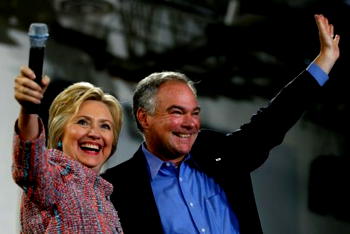 Donald Trump congratulates Hillary Clinton
