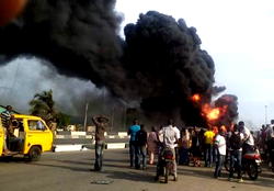 Again, petrol tanker fire kills 14, burns 8 houses in Niger