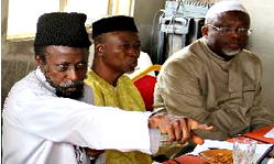 Ahmadiyya elders give free medical services