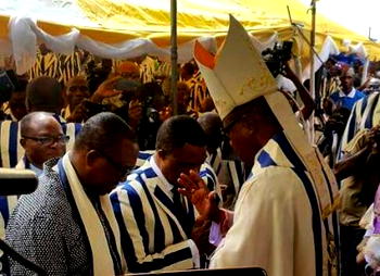 Finally, Obi, Obiano reconcile at Rev. Fr Tagbo’s burial in Onitsha