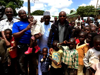 Okoku’s foundation donates relief items to IDP kids in Jos