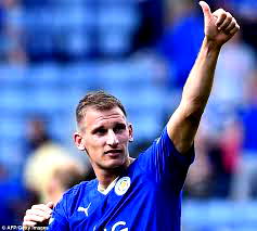 Albrighton signs new four-year Leicester deal
