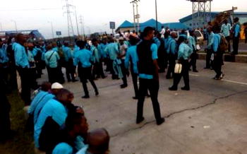 BRT drivers’ protest over delay in salary payment