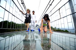 World’s longest glass bridge closed
