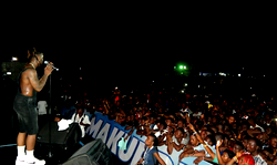 Burna boy shuts down Makurdi with mind-blowing performance