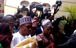 In-photos: Buhari visits Osun