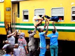 Abuja-Kaduna rail line: Passengers call for additional coaches