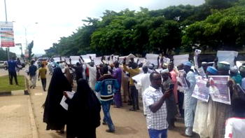 Breaking: Shi’ites protest in Abuja, demand release of El-Zakzaky