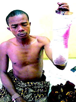 Army visits victim of stray bullet in hospital