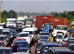 Protest: Benin-Lagos highway totally shut over plans to relocate traders