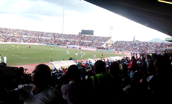 Fans run riot to avoid rain at  Nnamdi Azikiwe Stadium