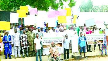 Protesters storm S-Court, insist arrested judges must step down