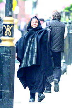 Janet Jackson spotted in Islamic dress after pregnancy announcement