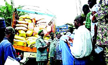 #DemocracyDay: FG threatens to shut land borders over Rice smuggling