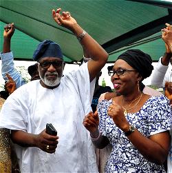 Akeredolu’s wife seeks 35 percent of appointments for women