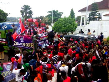 Photos: Anambra agog as Obiano receives FA Cup winners, FC Ifeanyi Ubah, donates N10m