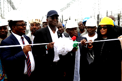 Photos: Fashola commissions NIPP 330kv switching station at Ikot-Ekpene, Akwa Ibom State
