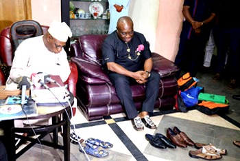 Ikpeazu assures Aba shoe producers of  support