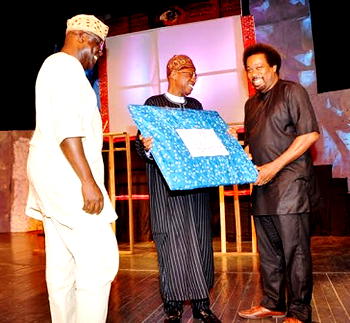 Minister hails Soyinka on 30th anniversary of Nobel Prize conferment