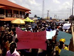 Three wounded, vehicles destroyed as rival groups protest Edo Assembly’s Pension bill amendment