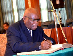 Lawyer sues FG over refusal to confirm Onnoghen as CJN
