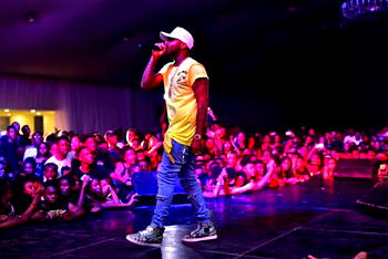 Nigeria’s Davido gets on the political campaign trail