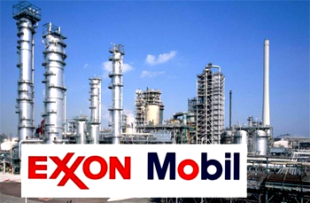 Large fire rocks US oil refinery