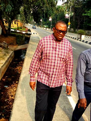 Photos: Peter Obi spotted on Bourdillon Rd without security details