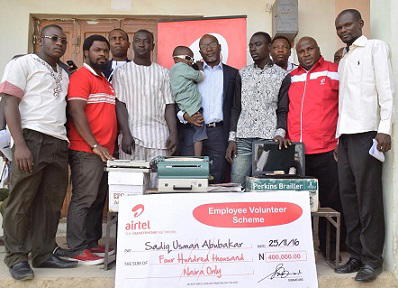 Blind Boy, Sadiq Usman gets relief materials from Airtel employees