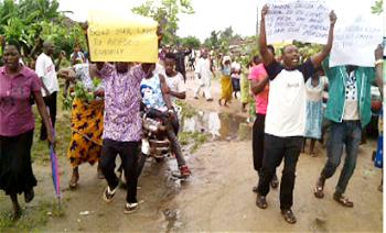 Agbor residents protest poor power supply
