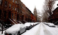 Snowfalls force U.S. residents indoors