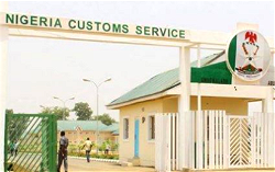 Involvement in clearing: Customs officers visit importers for jobs