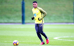 Gabriel Jesus signs new deal with Man City