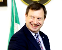 Crucial roles of American and British ambassadors