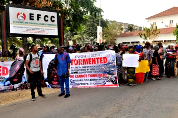 “Fayose must go” chant protesters in Abuja