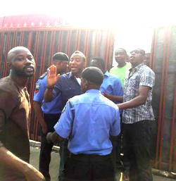 Video: Watch Sahara Reporters’ publisher, Sowore at police station