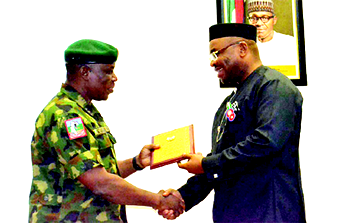Wike, Ayade pledge support to Nigerian Army, commend gallantry