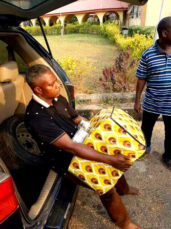 Photos: Ondo Assembly Paymaster caught with N15 million