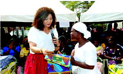 ENUGU- Deputy Senate President’s wife celebrates yuletide with widows